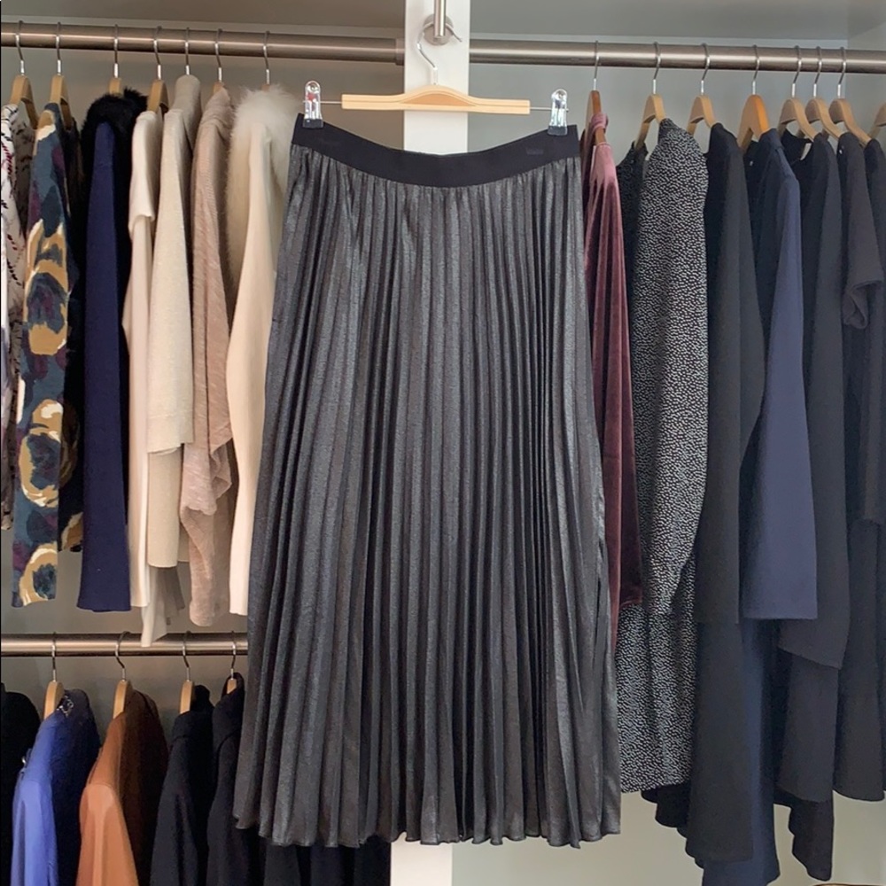 H&M Metallic Pleated Midi Skirt in Charcoal